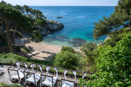 Hotel Cala del Pi: Experiencia de Ensueño con vistas al mar
