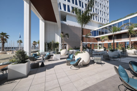 Hotel Marina Badalona: Vermut y aperitivo con vistas al mar para dos