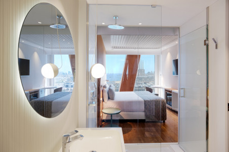 Hotel Marina Badalona: Romantic Getaway in Veler Sea View Room
